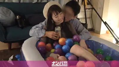 隐藏在房间里的老将把妹师的性爱视频211 白皙纤细的美女带进了他的家！当我从后面拥抱她时，她没有穿胸罩！ ！她是一个站着被插入、漏水的淫妇！美胸、美臀、美腿的极品身材，一定要看！