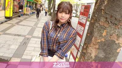 マジ軟派、初撮。 1822 動画配信が趣味の美容学生をナンパ！動画にお色気要素をプラスするためにブラチラするだけのつもりが…真っ白な肌とプリケツがそそる！戸惑いつつも久しぶりのSEXの快感には逆らえないのだった！