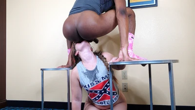 Lexxxi Scarlet Racist Redneck Pawg Gets A Black History Lesson!