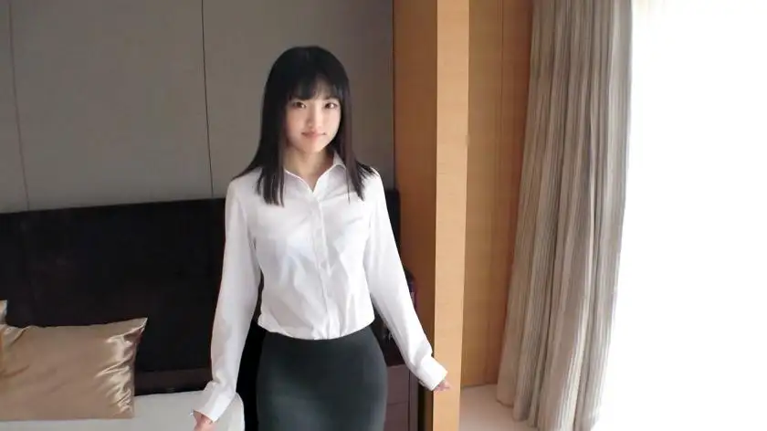 [First shoot] [Soft breasts and slender body] [Keep shaking] A new graduate from Tokyo who still has a simple feeling. The way she tightens her abdominal muscles is so obscene... AV application online → AV experience shooting 1377