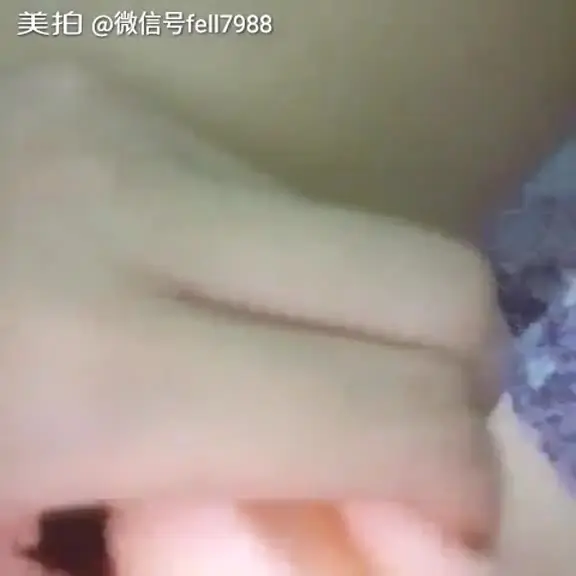 無毛女神！光溜三角地帶更增性慾！滑嫩海鮮果然可口：多汁極品網友爭相品嘗-17