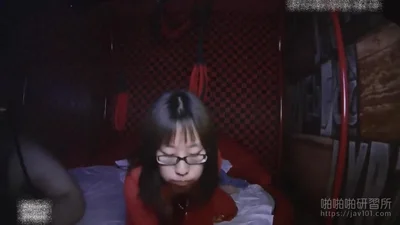 Secretly filmed in a love hotel, the female boss tries her best to please the man just to get fucked well