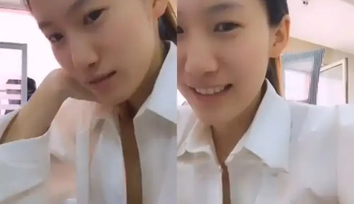 There is a male colleague next to me! Mawei OL in the office "touches herself in the air" playfully sticks out her tongue, 69-second video goes viral