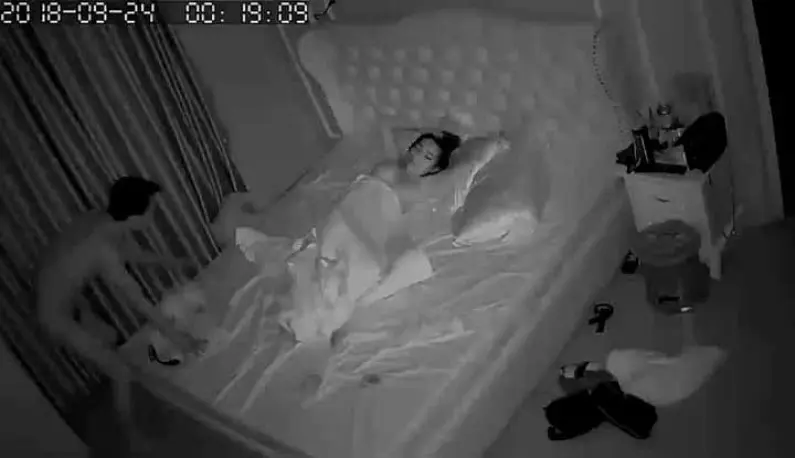 Is your home smart camera safe?! Wife~ let’s go out for a late night snack~