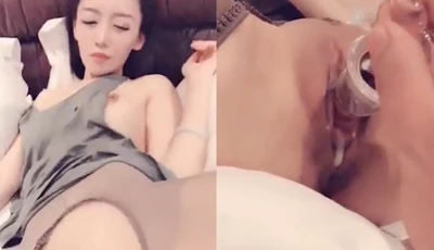 A sex video leaked by a Weibo internet celebrity~ I ejaculated all of it~ But I still have to play you until you reach climax first~