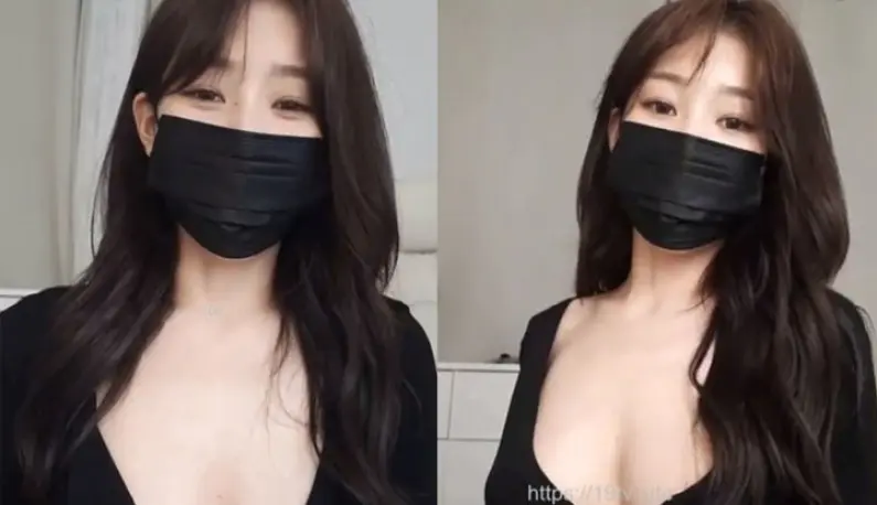 [Korea] My roommate came in halfway through the live broadcast~ I had to take off my clothes and let her play with me~