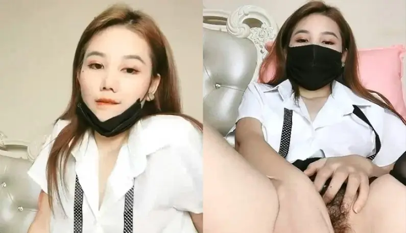 In order to earn some extra money, a classy female college student live broadcasts herself digging her pussy and leaking semen, begging her daddy to fuck her~