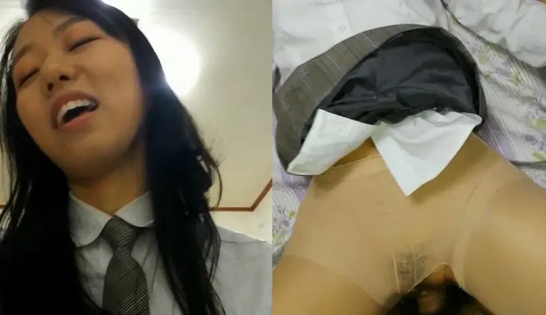 The empty and lonely school girl couldn't sleep in the middle of the night, so she had to seduce her senior, and had sex with her senior without a condom, and the cum was delicious~