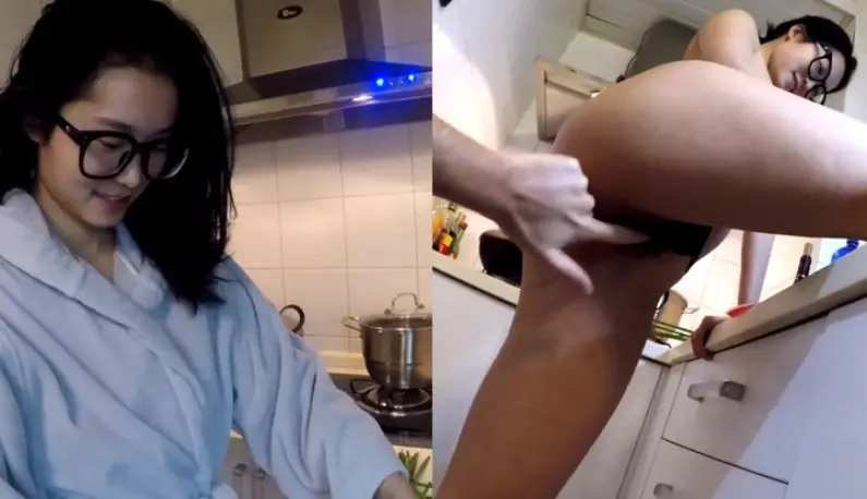 Beijing young model Yaoyao plays naked sex with her boyfriend in the kitchen. She is fucked while cooking. She seems to be good at cooking.