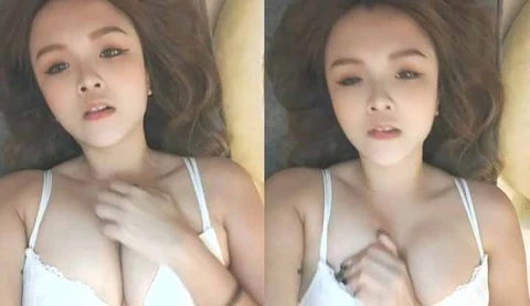 [Malaysia] Busty internet celebrity OF Mier Yap~ Lying on the bed and rubbing her breasts seductively