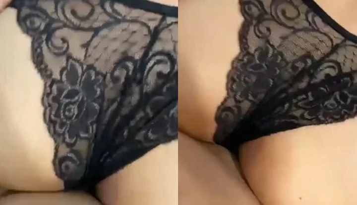 [Thailand] Fuck my girlfriend’s little ass from the back, the sexy black lace panties are really sexy~