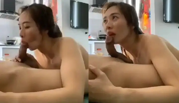 [Thailand] The cute girl wants to enjoy it slowly after eating delicious sticks