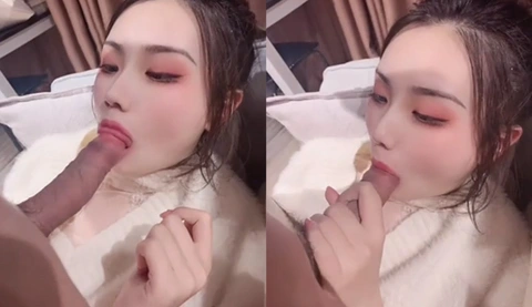 大屌在手一口口吃下，满足漂亮美女的淫欲内心