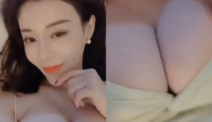 The best royal lady wears sexy pajamas~ Selfie temptation is waiting for you to sleep with her!