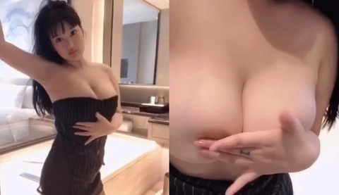 巨乳網紅小尤奈，白皙美胸淫蕩騷臀一次露出