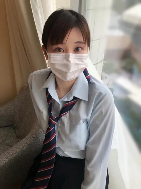 FC2-PPV-4515653 [Uncensored] 79 cm below the buttocks! An 18-year-old girl who is too innocent. The sensitivity was excellent, with multiple orgasms haha. In the embrace of love, enter the unprotected innocent little hole... have a boyfriend, promise to wear a condom ➡ direct half in and half out