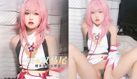 The squirting little loli masturbates seductively, I want to do some adult things with you